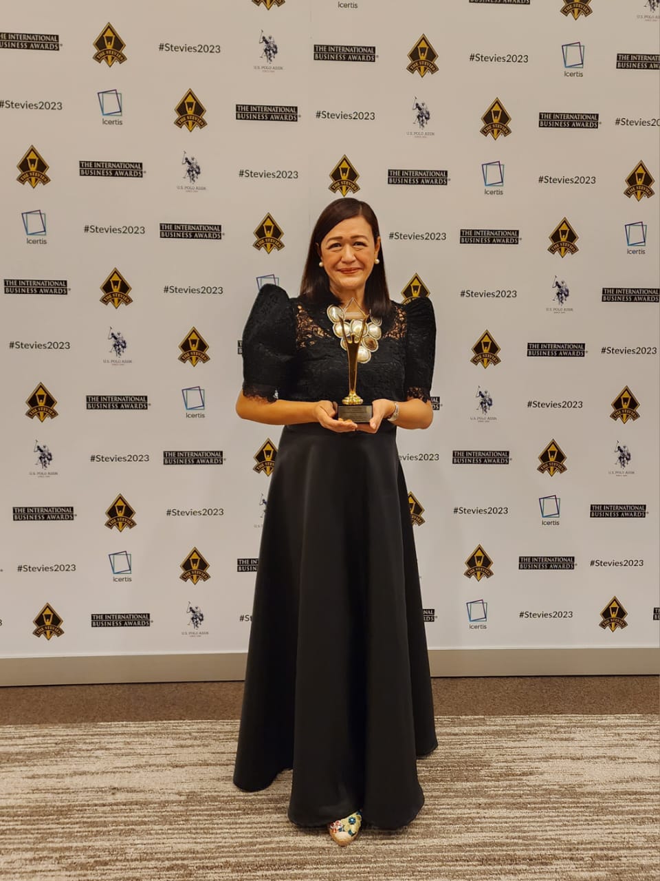 Photo caption: Accepting the Gold Stevie Award on stage is BCDA Vice President for Public Affairs Leilani Barlongay-Macasaet. BCDA photo Photo caption: Accepting the Gold Stevie Award on stage is BCDA Vice President for Public Affairs Leilani Barlongay-Macasaet. BCDA photo