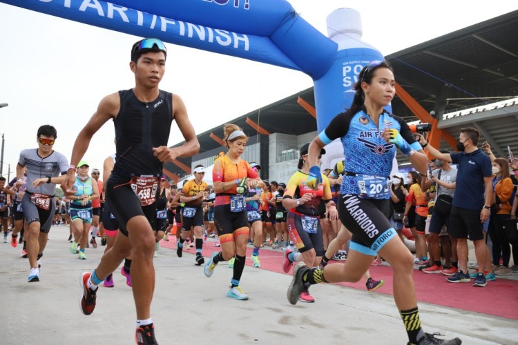 Photo caption: Duathletes display their healthy competitive spirit at the gunstart of the New Clark City Duathlon on Sunday, 17 July 2022.